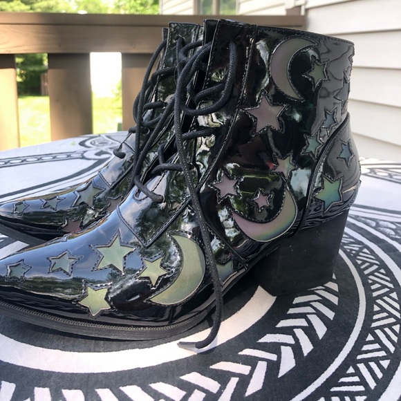 SOLD on Depop- YRU AURA REFLECTIVE BOOTS 🦇 ✨🔮 - Picture 2 of 8